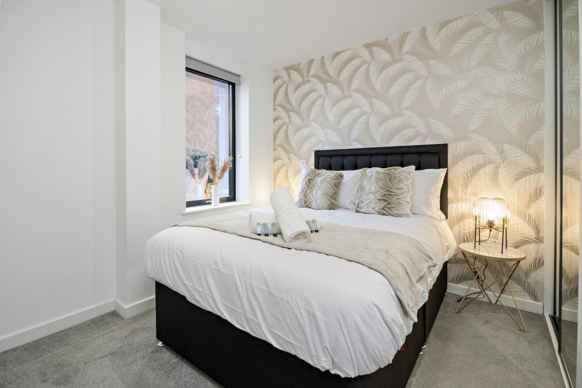 Linacre 1&2 - One And Two Bed Flat Behind The Cathedral With Free Parking And Fast Wifi Apartment Exeter Room photo
